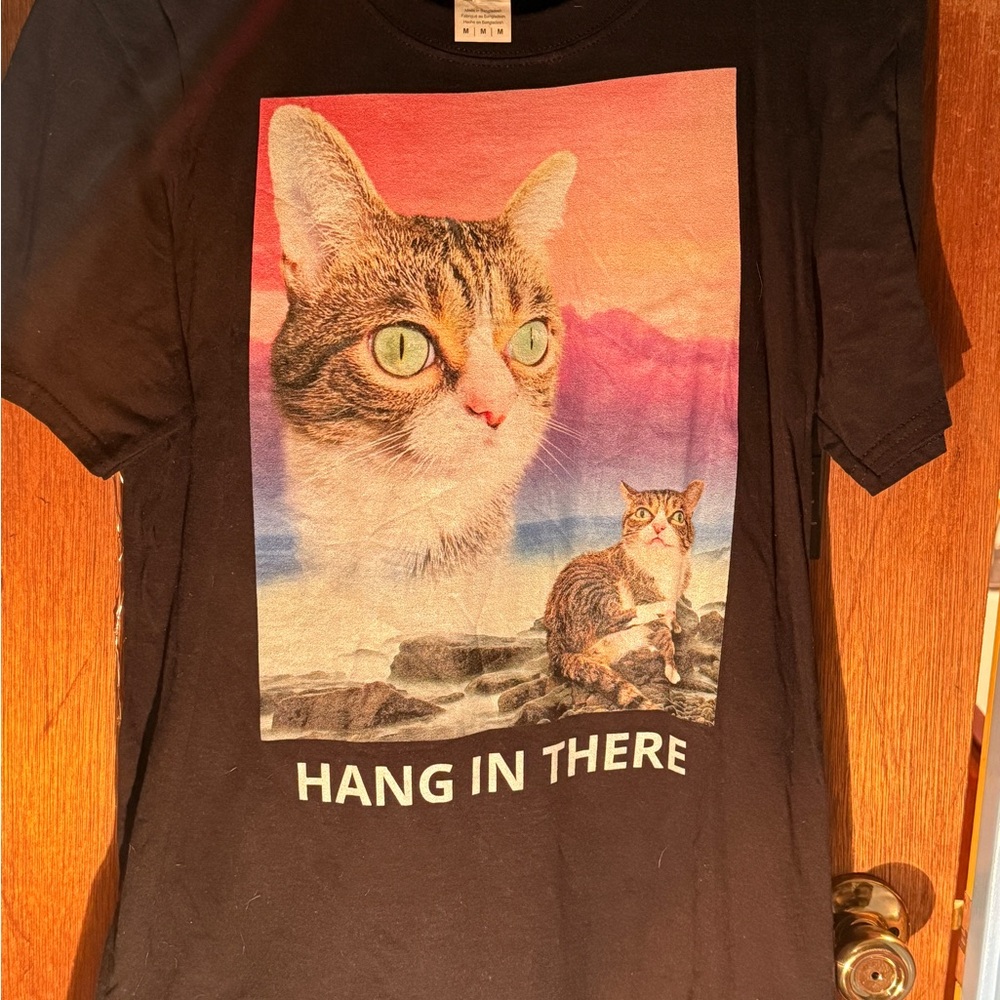 Size Medium Lil Bub “Hang in There” T-Shirt